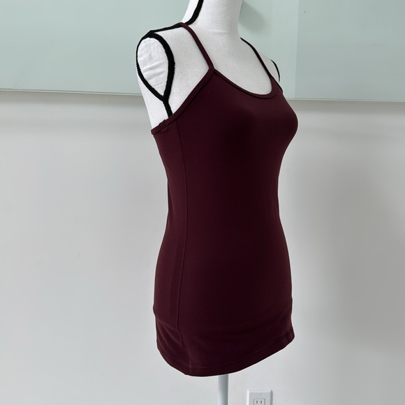 Lululemon Magenta Workout Top | Size 2 | Gym Essential | Stretchy & Lightweight - Picture 5 of 10